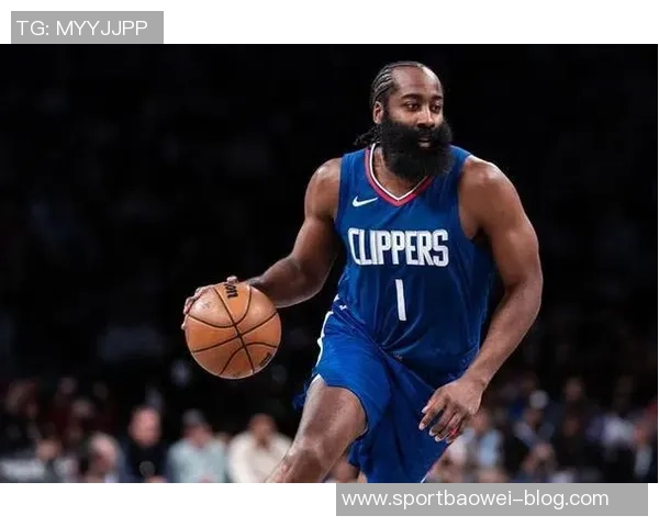 哈登带伤坚持出战31分钟贡献13分6助攻3抢断表现令人担忧